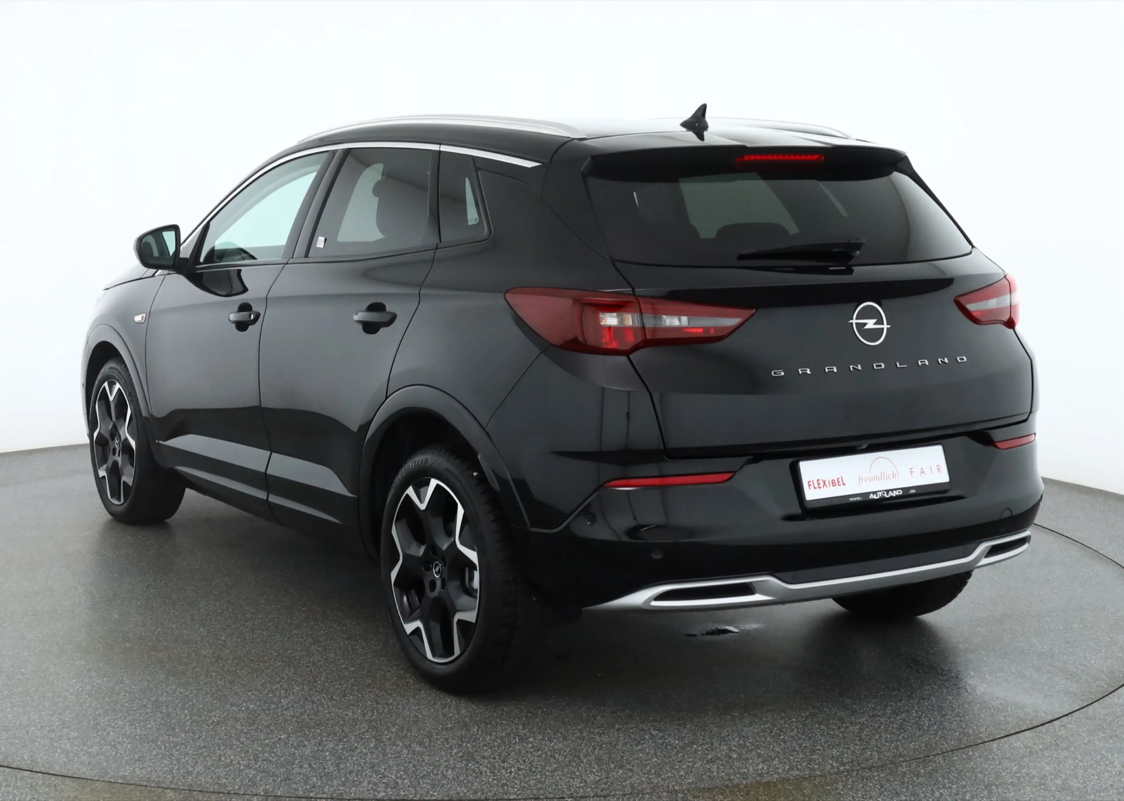 Opel Grandland 1.2 Turbo Ultimate LED Navi Leder 360° — photo 3