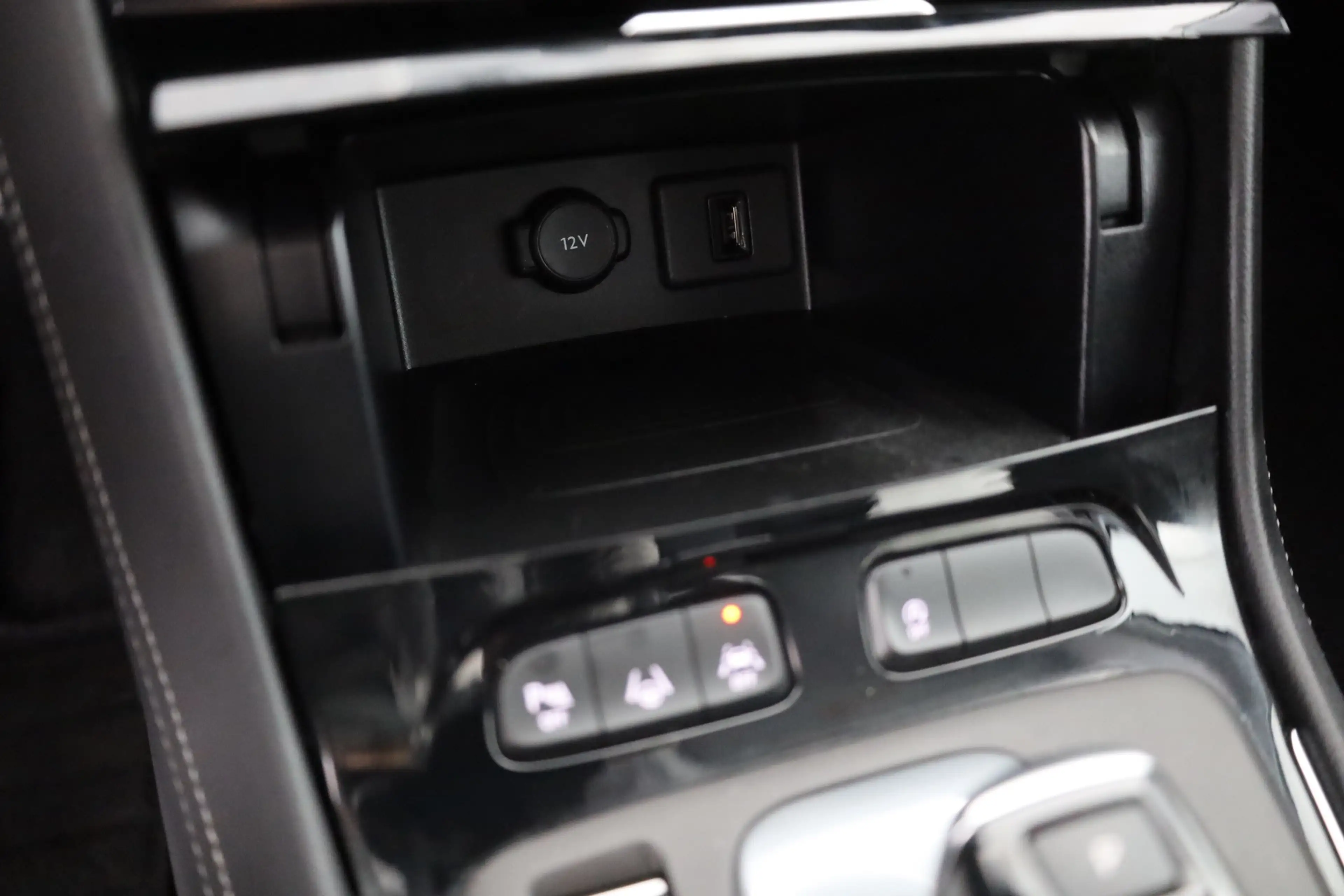 Opel Grandland 1.2 Turbo Ultimate LED Navi Leder 360° — photo 13