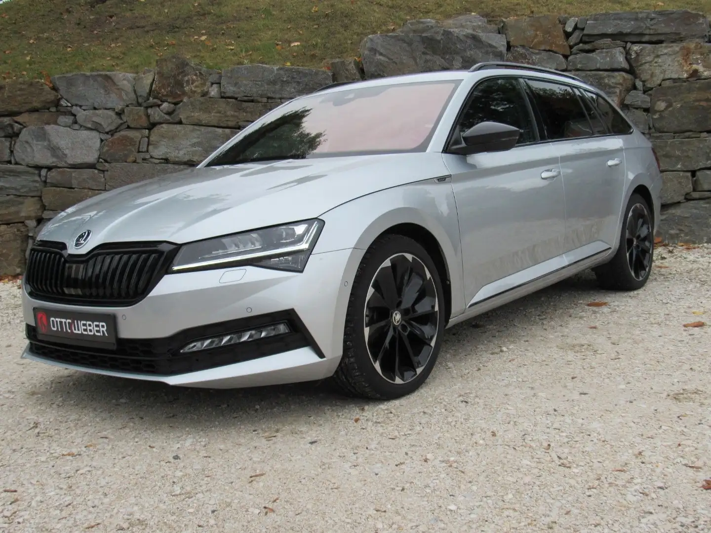 Skoda Superb 2.0 TDI 4x4 SPORTLINE COMBI DCC Standhei Argent - 1
