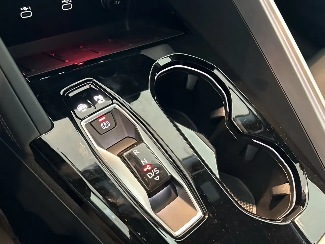Audi Q5 снимка Audi Q5