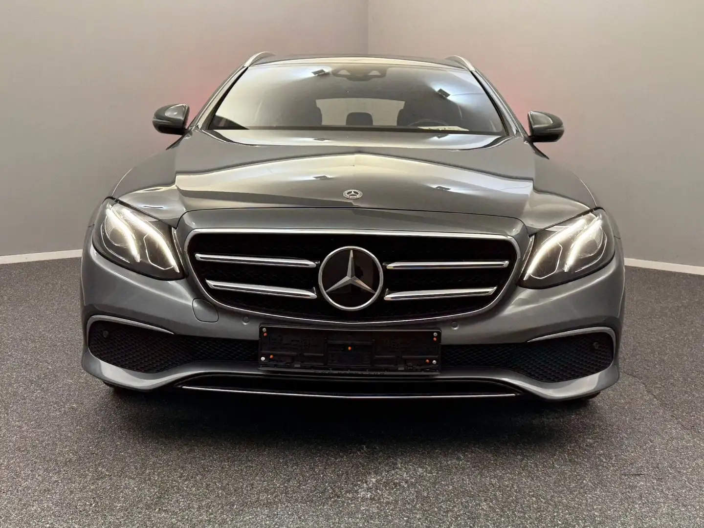 Mercedes-Benz E 300 dT 2x AVANTGARDE*ACC+AHK+WIDE*LED*KAM*SHD* Grau - 2