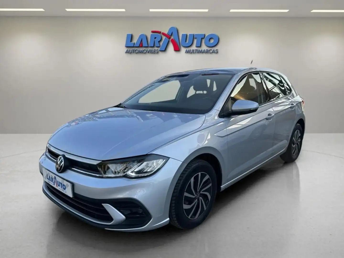 Volkswagen Polo 1.0 TSI Life 70kW Plateado - 2