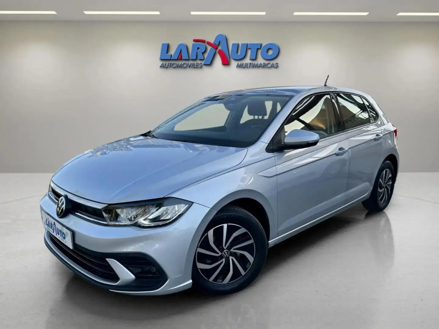 Volkswagen Polo 1.0 TSI Life 70kW Plateado - 1