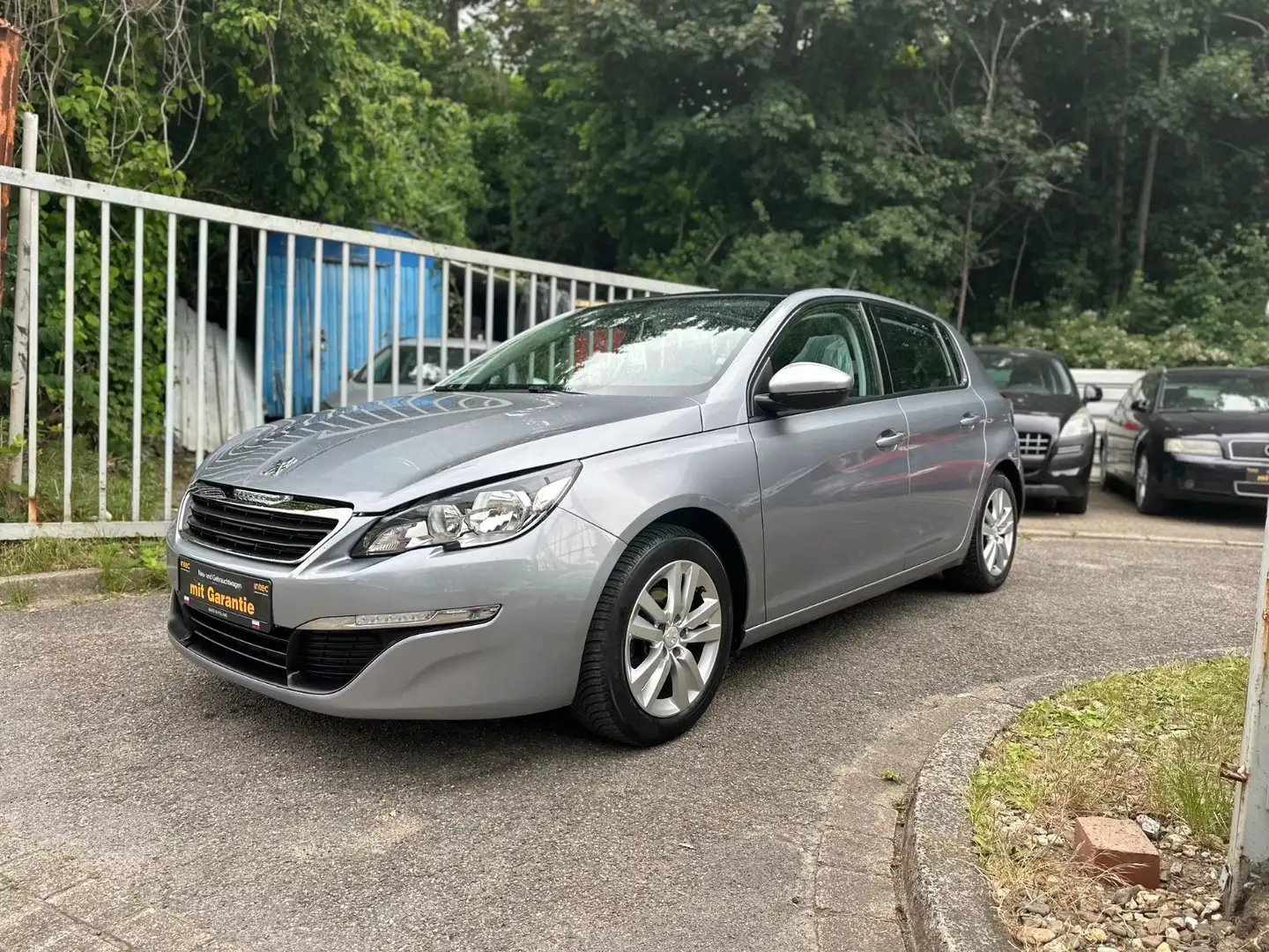 Peugeot 308 Active*Tüv Neu*1 Hand* Panorama*Top Zustand* Grey - 2