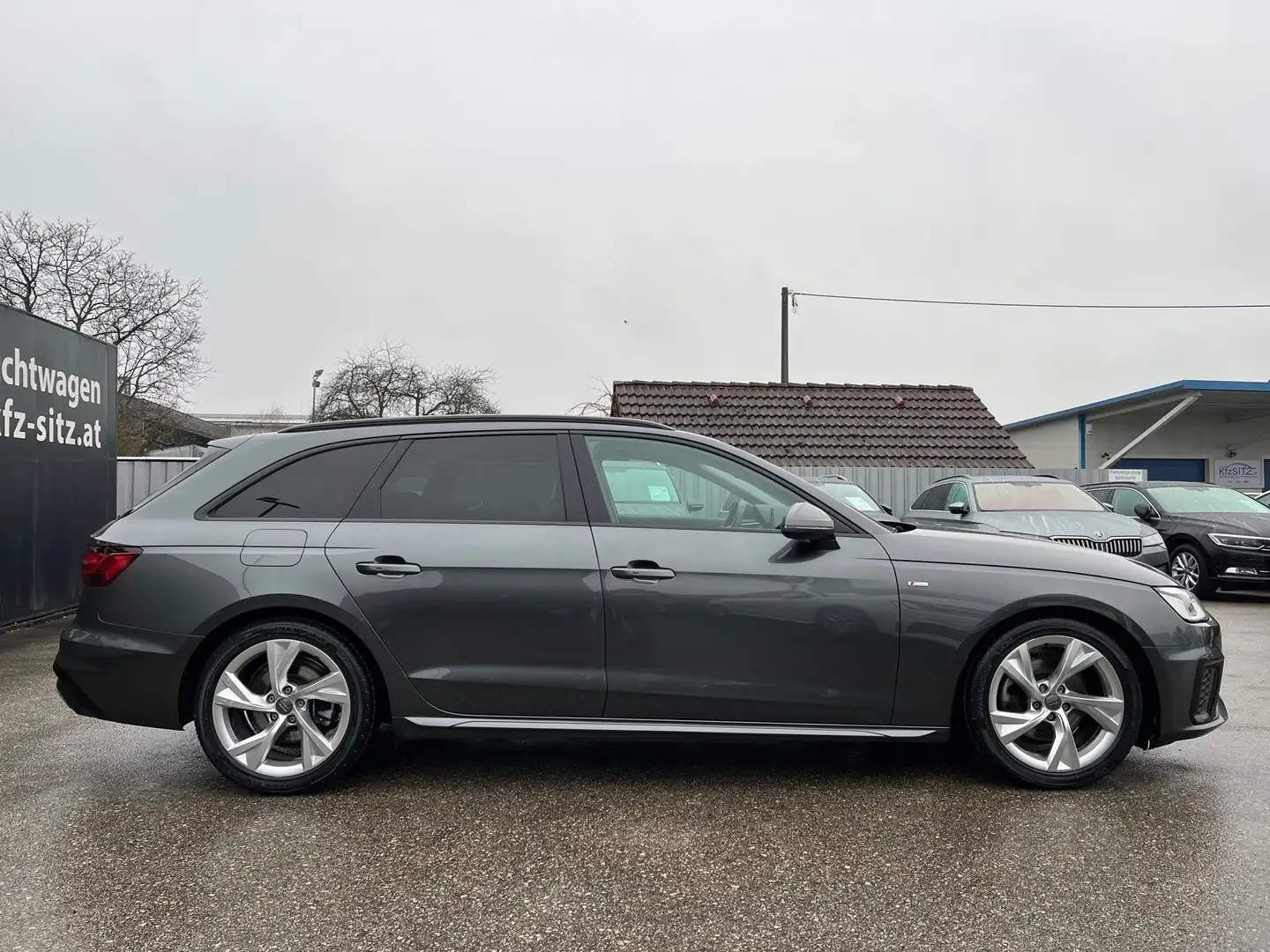 Audi A4 Avant 30 TDI S-line | NP: €57.000 Grau - 2