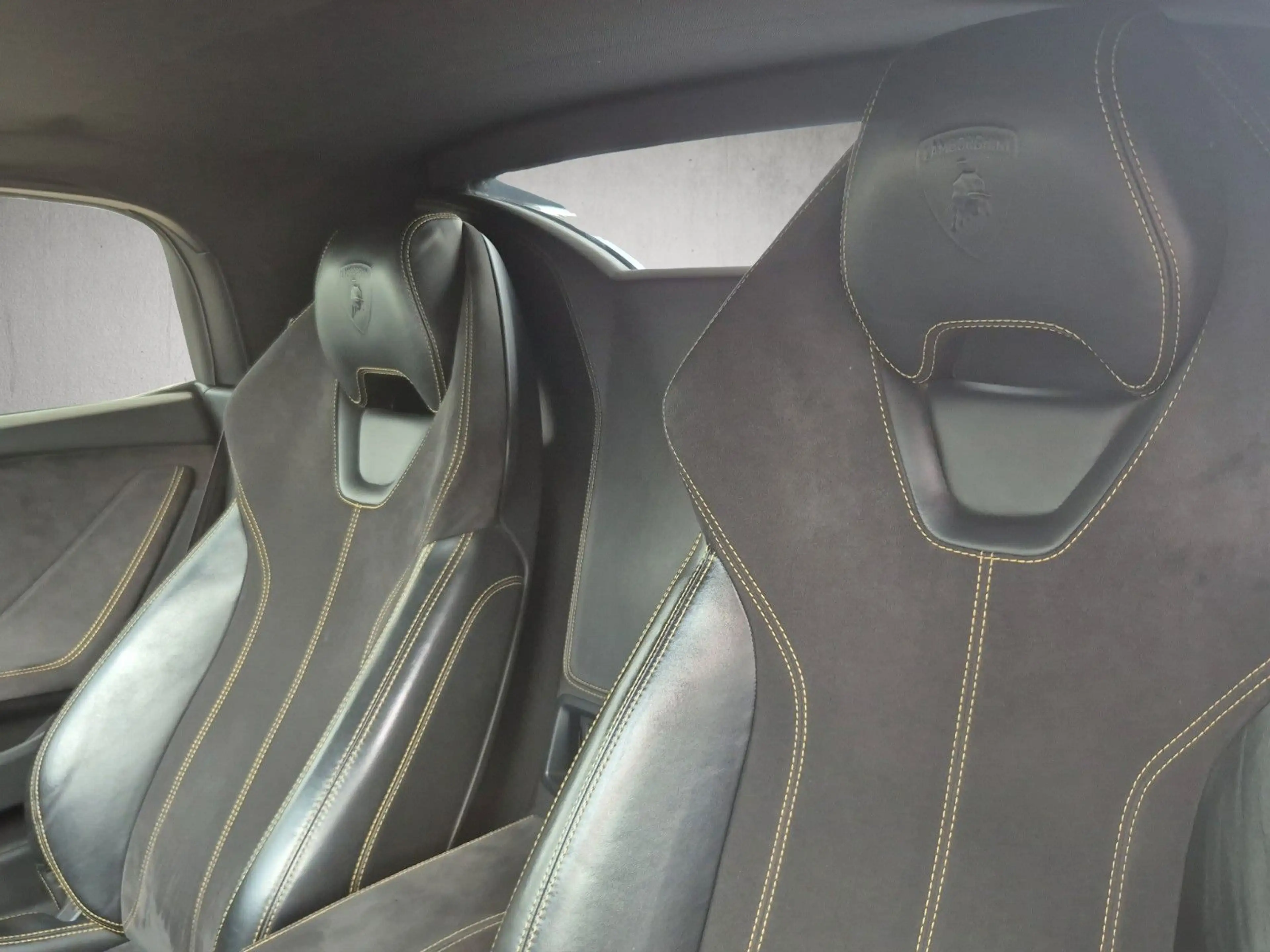 Lamborghini Huracán Spyder Navi LED PDC SHZ — photo 12