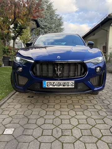 Maserati Levante Trofeo 3,8 V8 TÜV/ KD neu, 8 Räder + Felgen