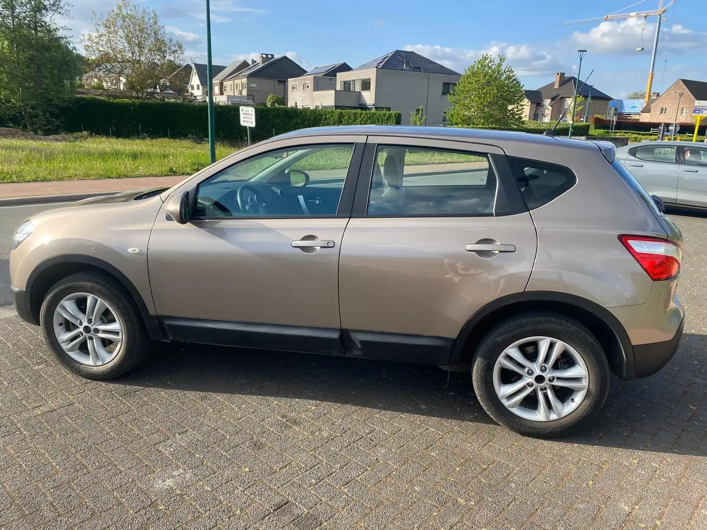 Nissan Qashqai 1.6i 2WD Tekna Bronze - 2