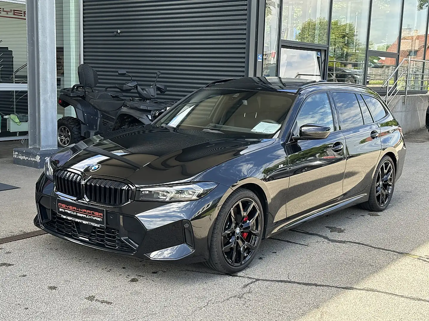 BMW 320 d xDrive Touring M-Paket PRO Aut. / PANO / AHK ... Schwarz - 1