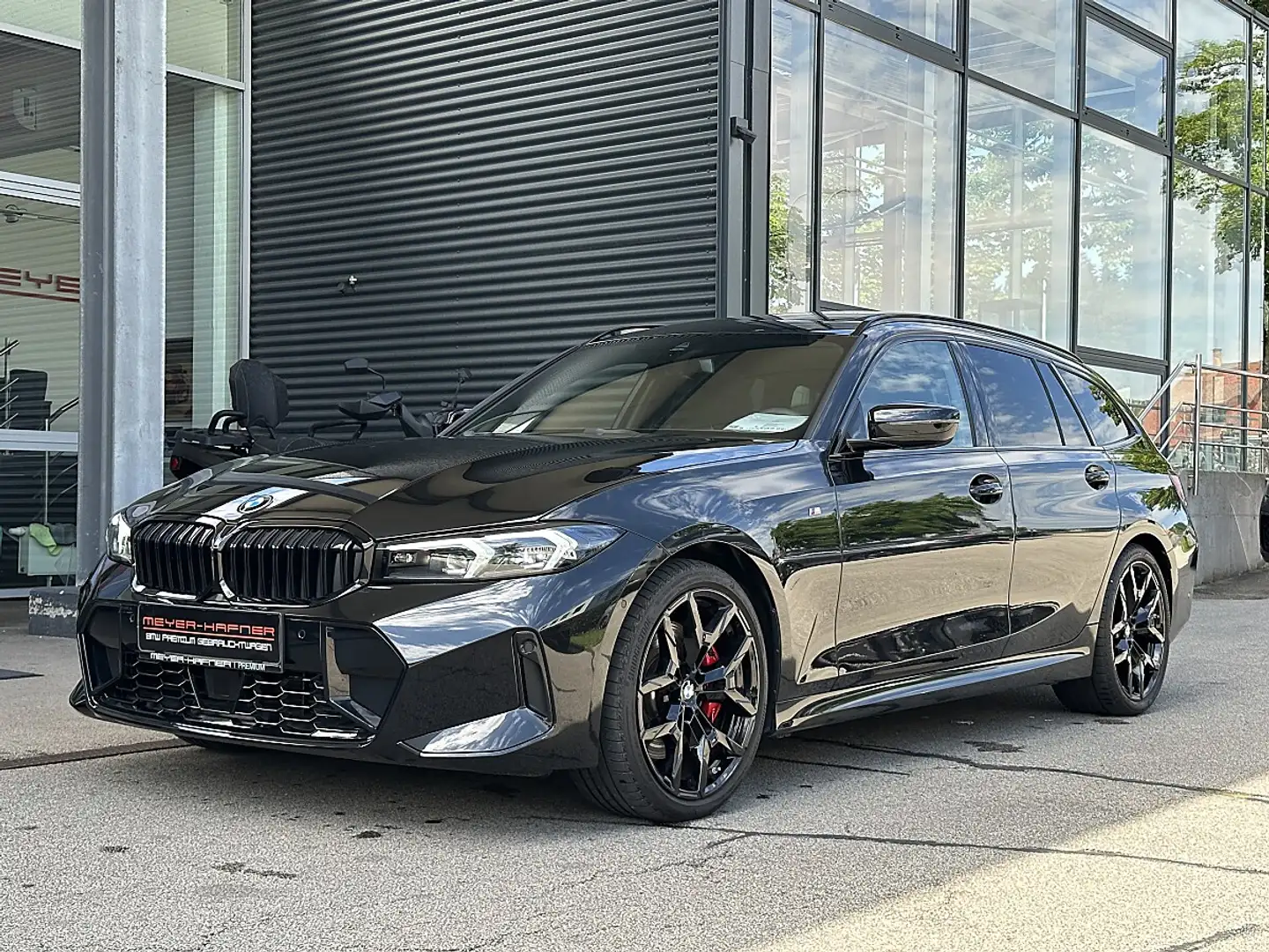 BMW 320 d xDrive Touring M-Paket PRO Aut. / PANO / AHK ... Schwarz - 2