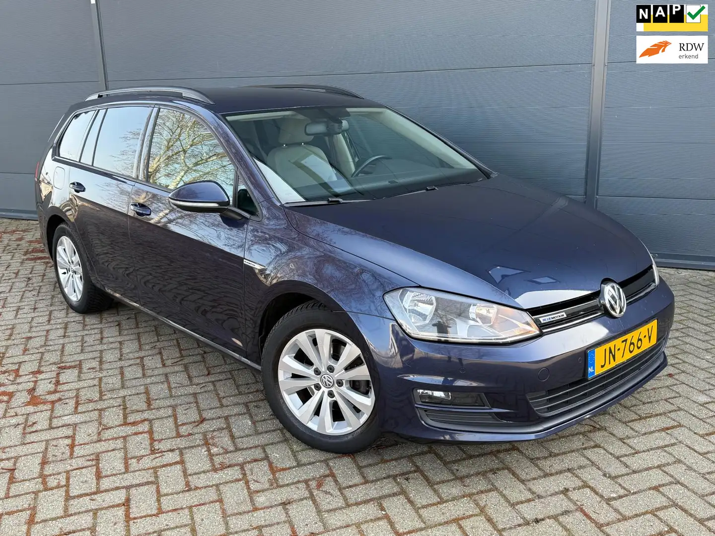Volkswagen Golf Variant 1.0 TSI Comfortline/Navi/carplay/cruise/parkeerass Blau - 1