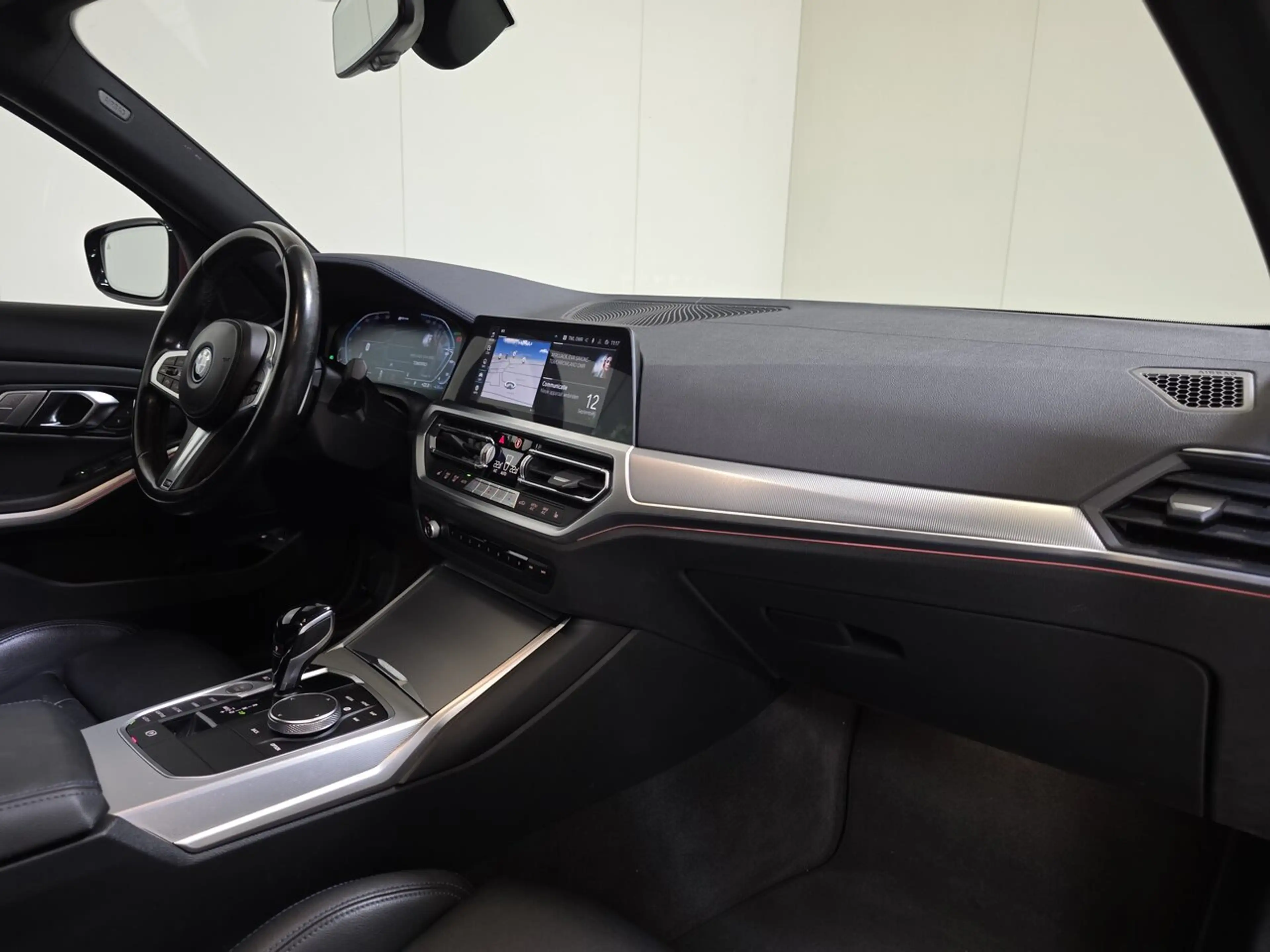 BMW 330 e xDrive Autom.  - M Pack - GPS - Pano - Topstaat! — photo 14