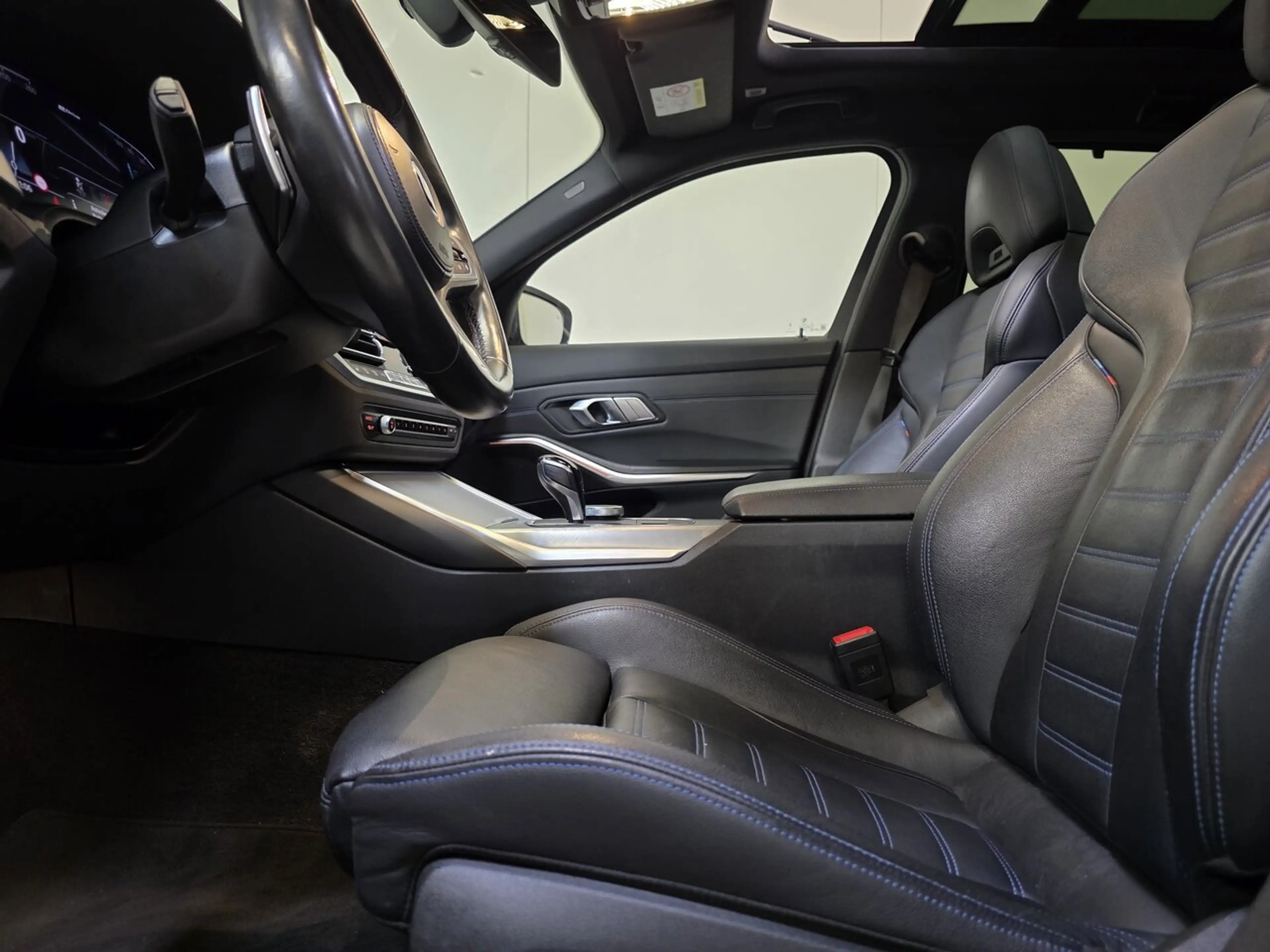 BMW 330 e xDrive Autom.  - M Pack - GPS - Pano - Topstaat! — photo 9