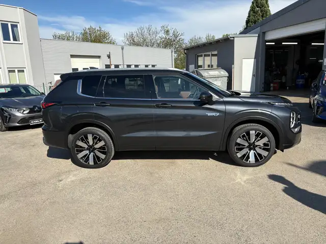 Mitsubishi Outlander 2,4 PHEV S-AWC Diamond Aut. Luxury Ansicht 2