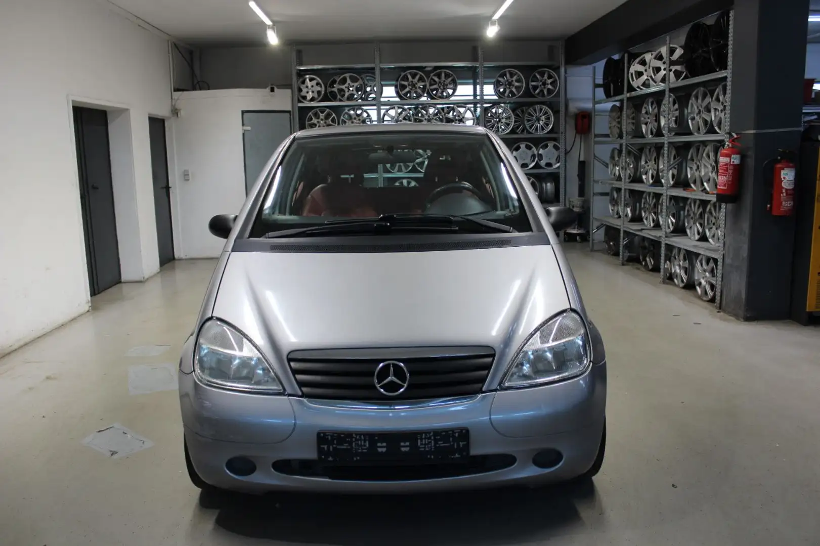 Mercedes-Benz A 160 CLASSIC*AUTOMATIK*PDC*SHZ*Klima*ABS*ESP* Срібний - 2