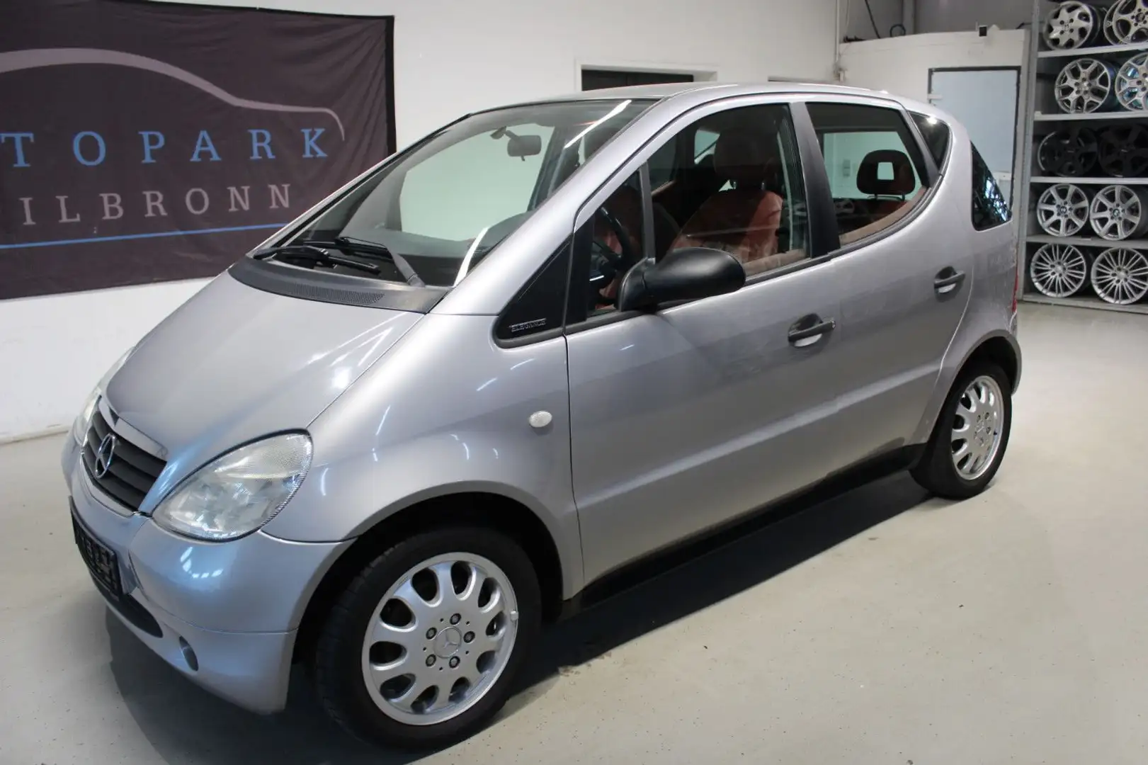 Mercedes-Benz A 160 CLASSIC*AUTOMATIK*PDC*SHZ*Klima*ABS*ESP* Срібний - 1