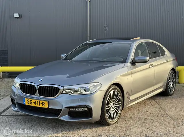 BMW 520 5-serie 520i High Executive | M-Pakket | Pano | Bo