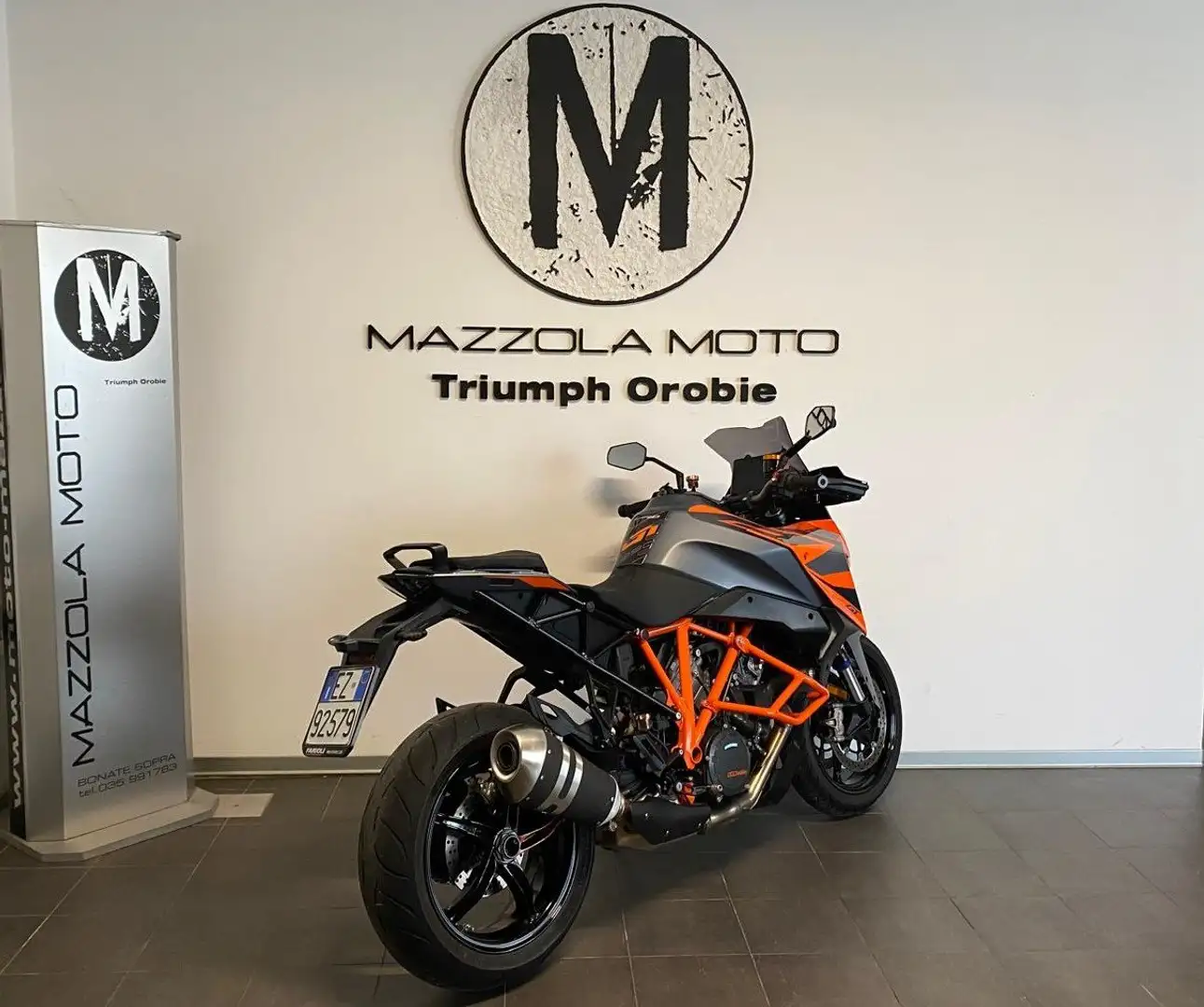 KTM 1290 Super Duke GT Oranje - 2