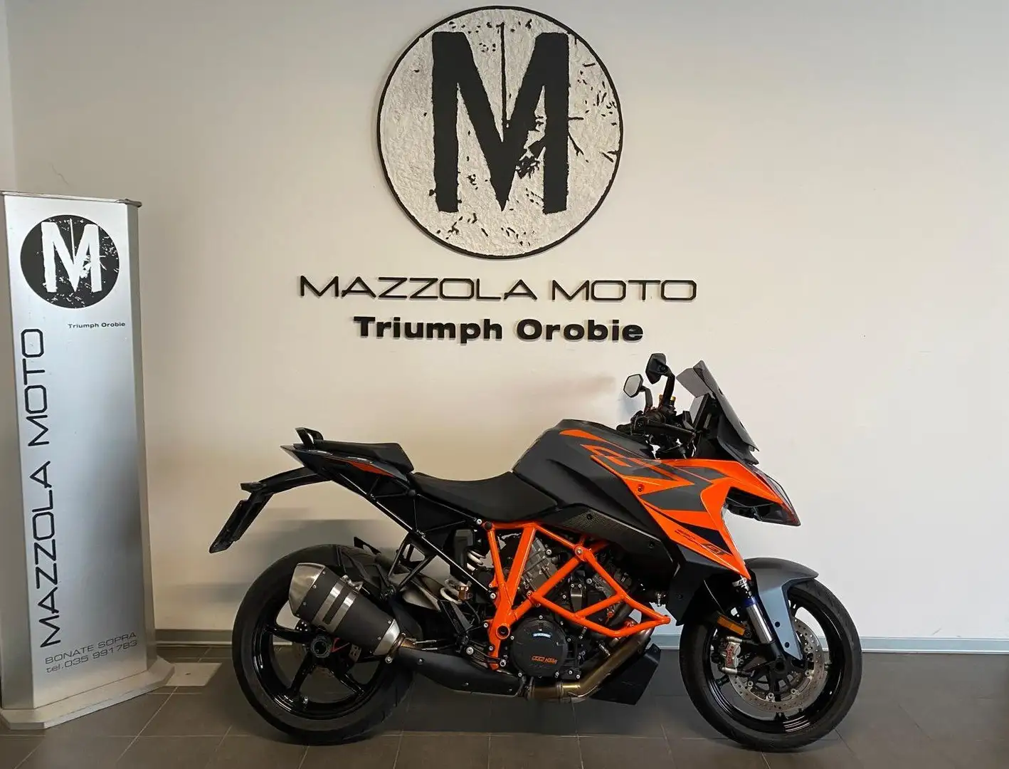 KTM 1290 Super Duke GT Oranje - 1