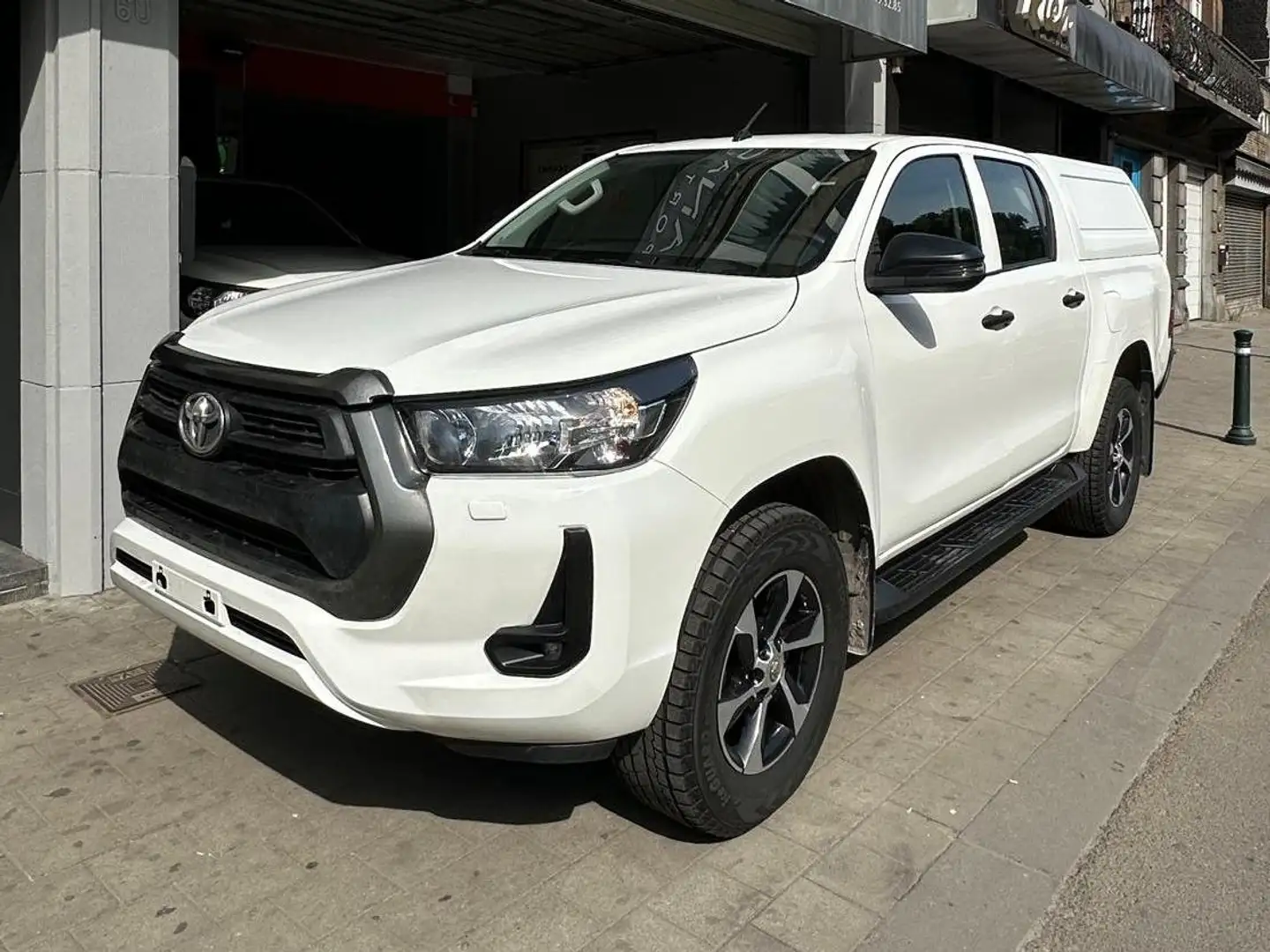 Toyota Hilux 2.4 Blanc - 1