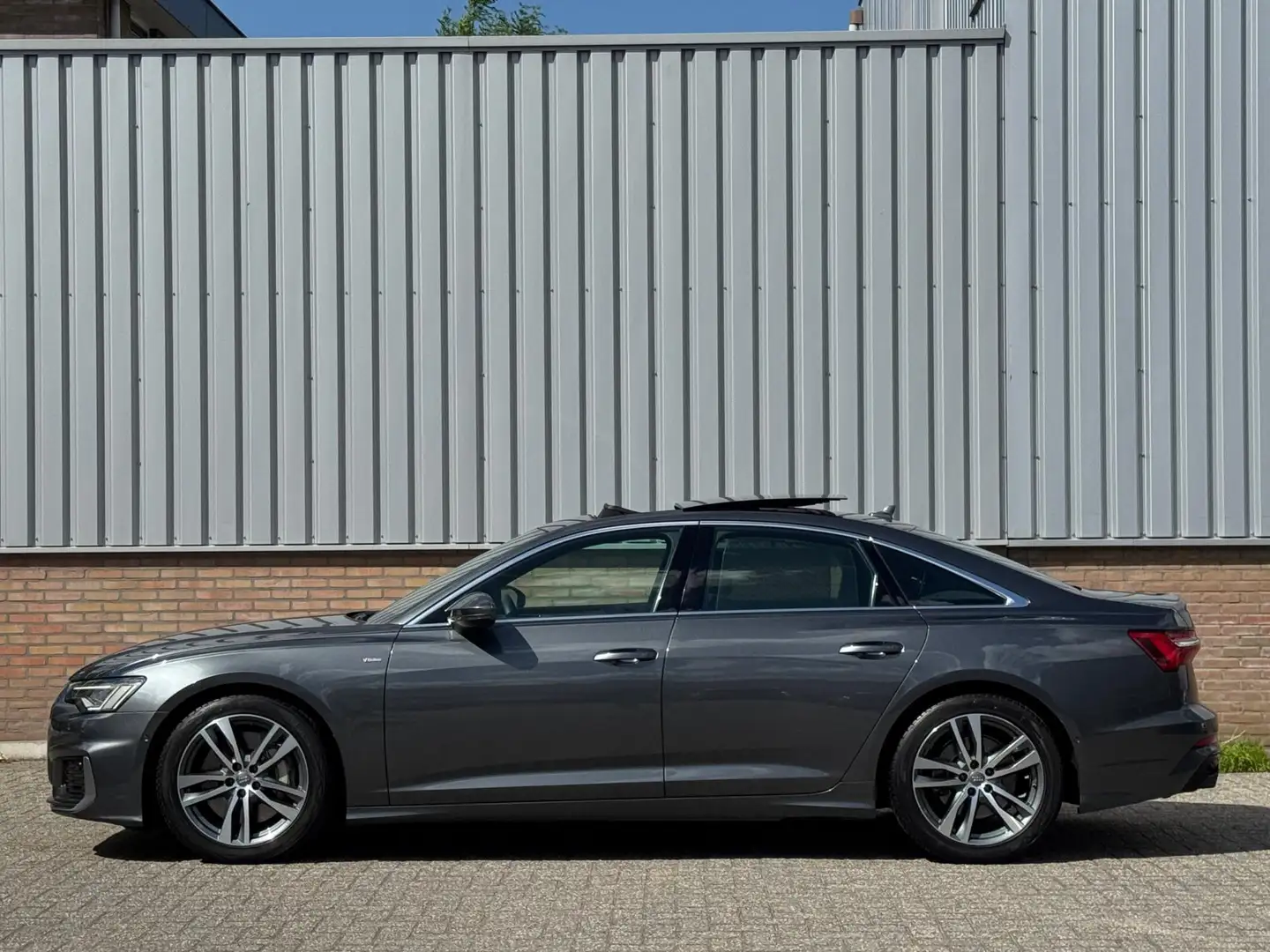 Audi A6 Limousine 55 TFSI quattro Sport S-Line V6 340pk/ P Gris - 2