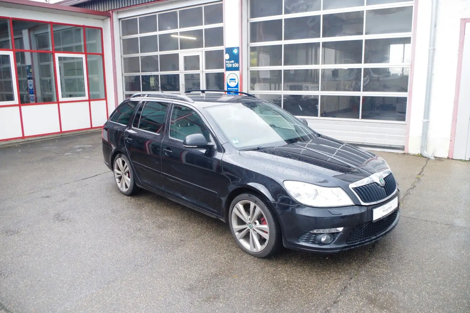 Skoda Octavia Combi RS 2.0 TDI, TÜV 09/2027,Euro 5,AHK Noir - 2