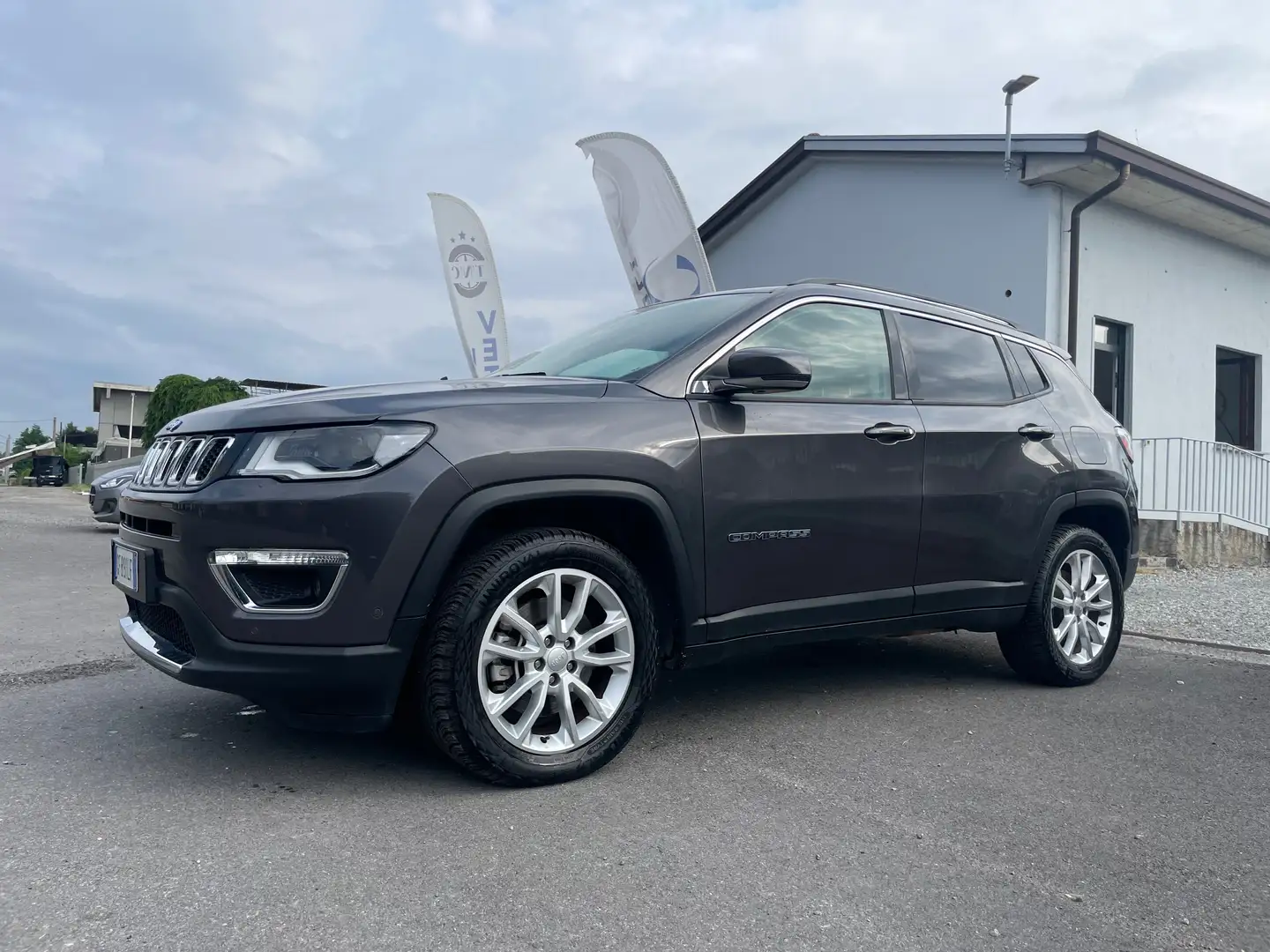 Jeep Compass Compass 1.3 turbo t4 phev Limited 4xe at6 Gris - 1