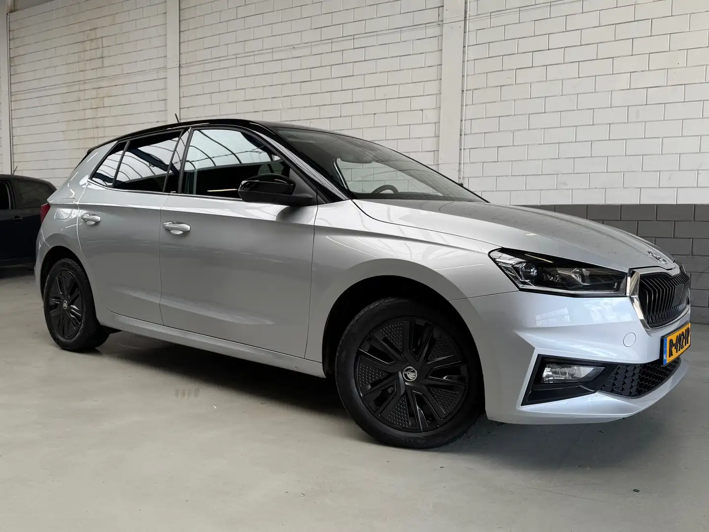 Skoda Fabia 1.0 TSI Business Edition Silber - 1
