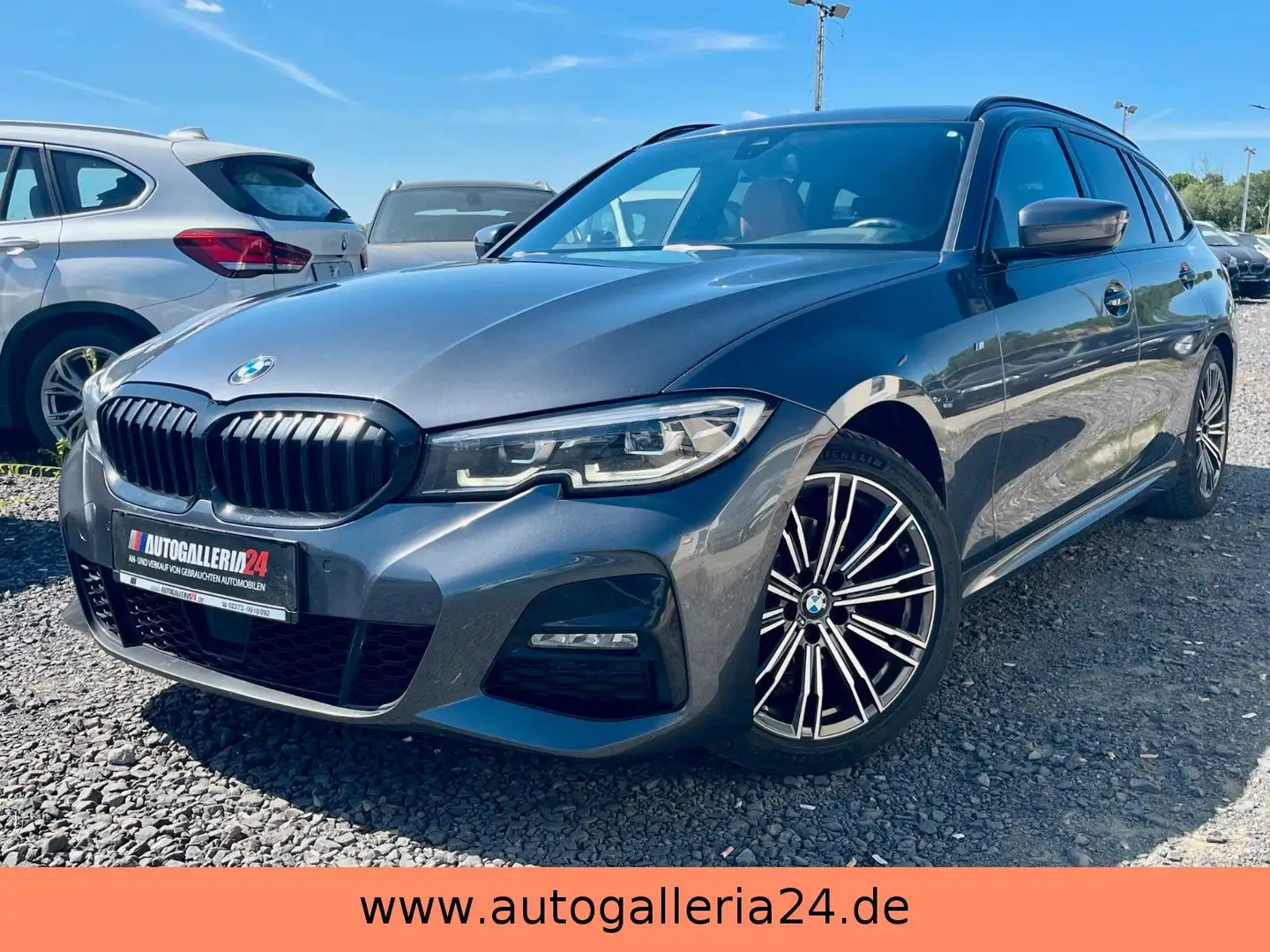 BMW 320 d Sport-Aut. M SPORTPAKET Navi Leder AHK LED Grau - 1