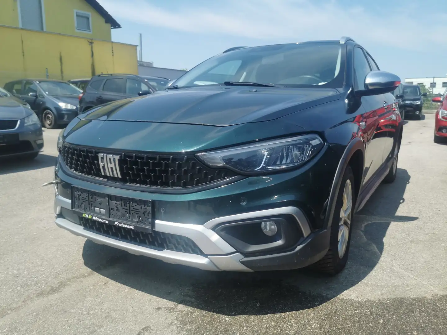 Fiat Tipo Basis cross (MOTORSCHADEN) Grün - 1
