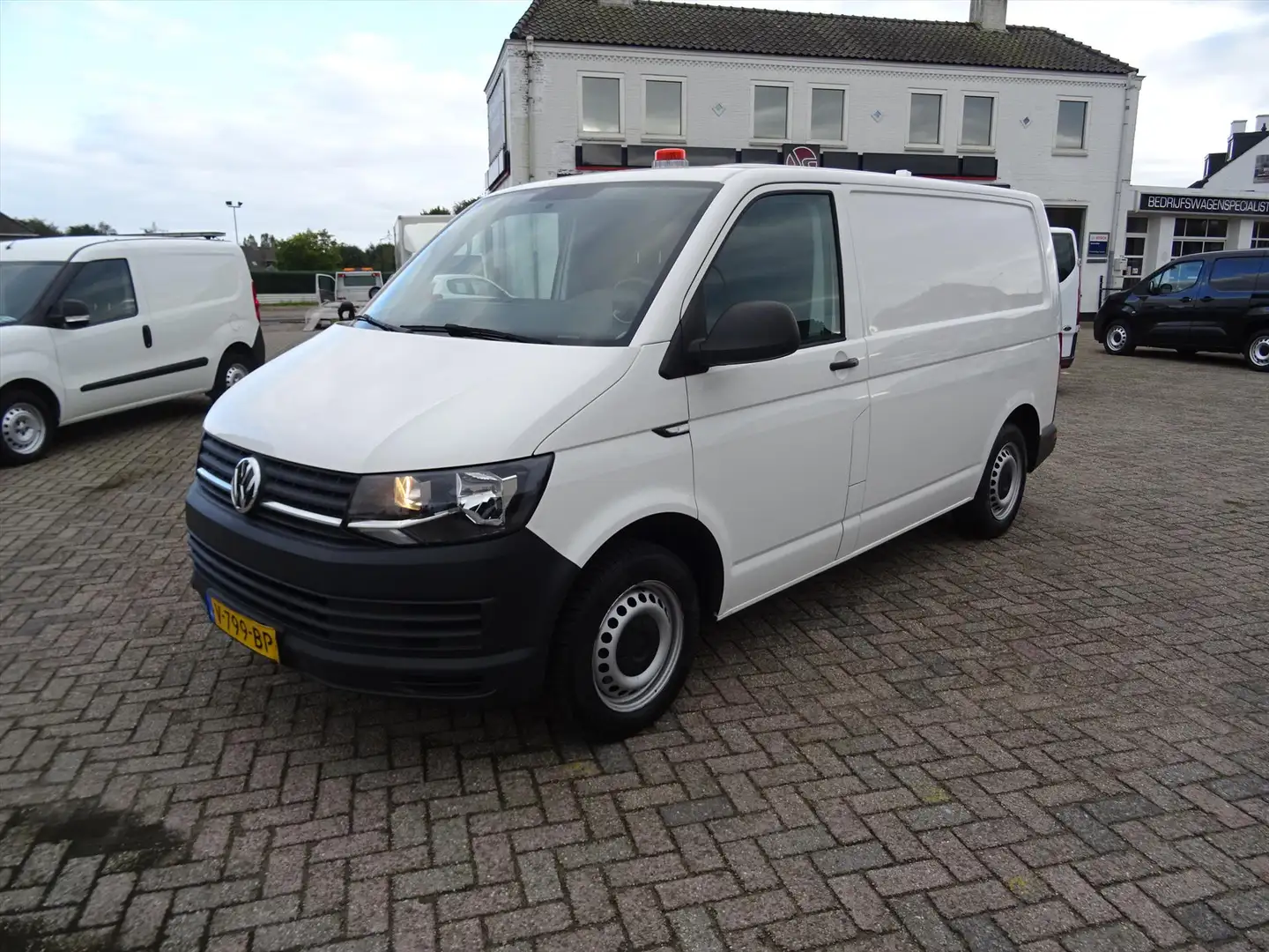 Volkswagen Transporter 2.0 D 75KW MET INRICHTING Wit - 1