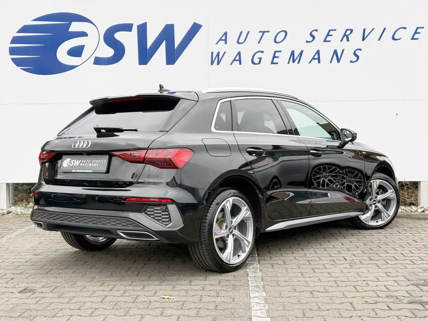 Audi A3 Sportback 45 TFSI e S edition Competition | CarPla Zwart - 2