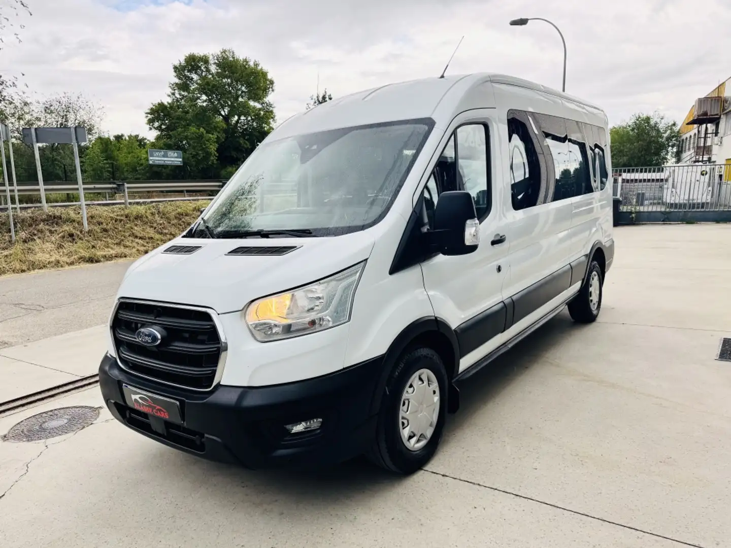 Ford Transit FT 350 L3 Kombi Ambiente 130 Weiß - 2