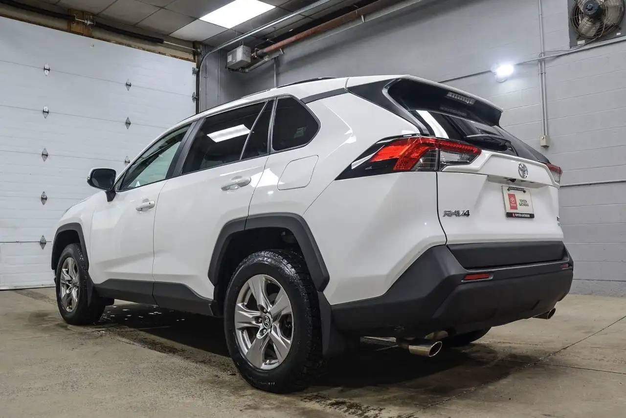 Toyota RAV 4 снимка Toyota RAV 4