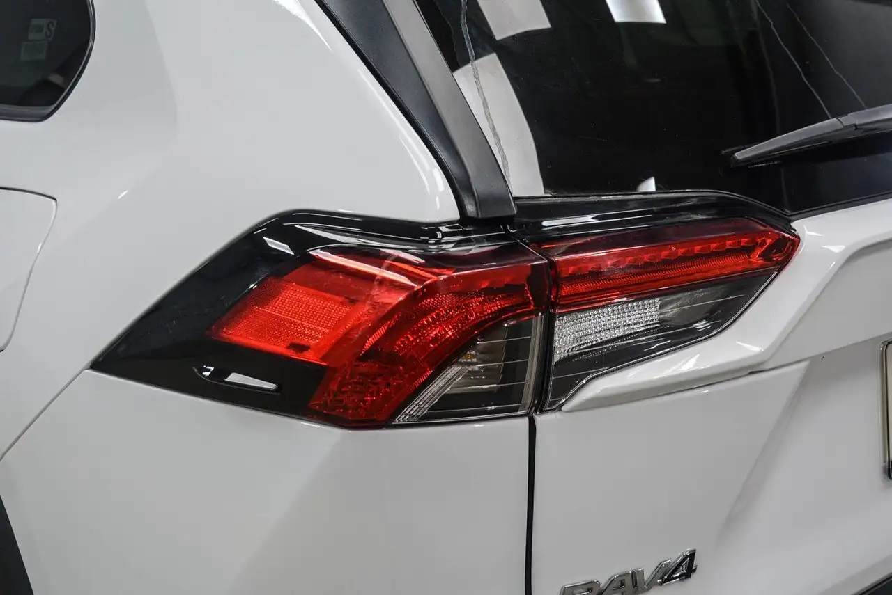 Toyota RAV 4 снимка Toyota RAV 4