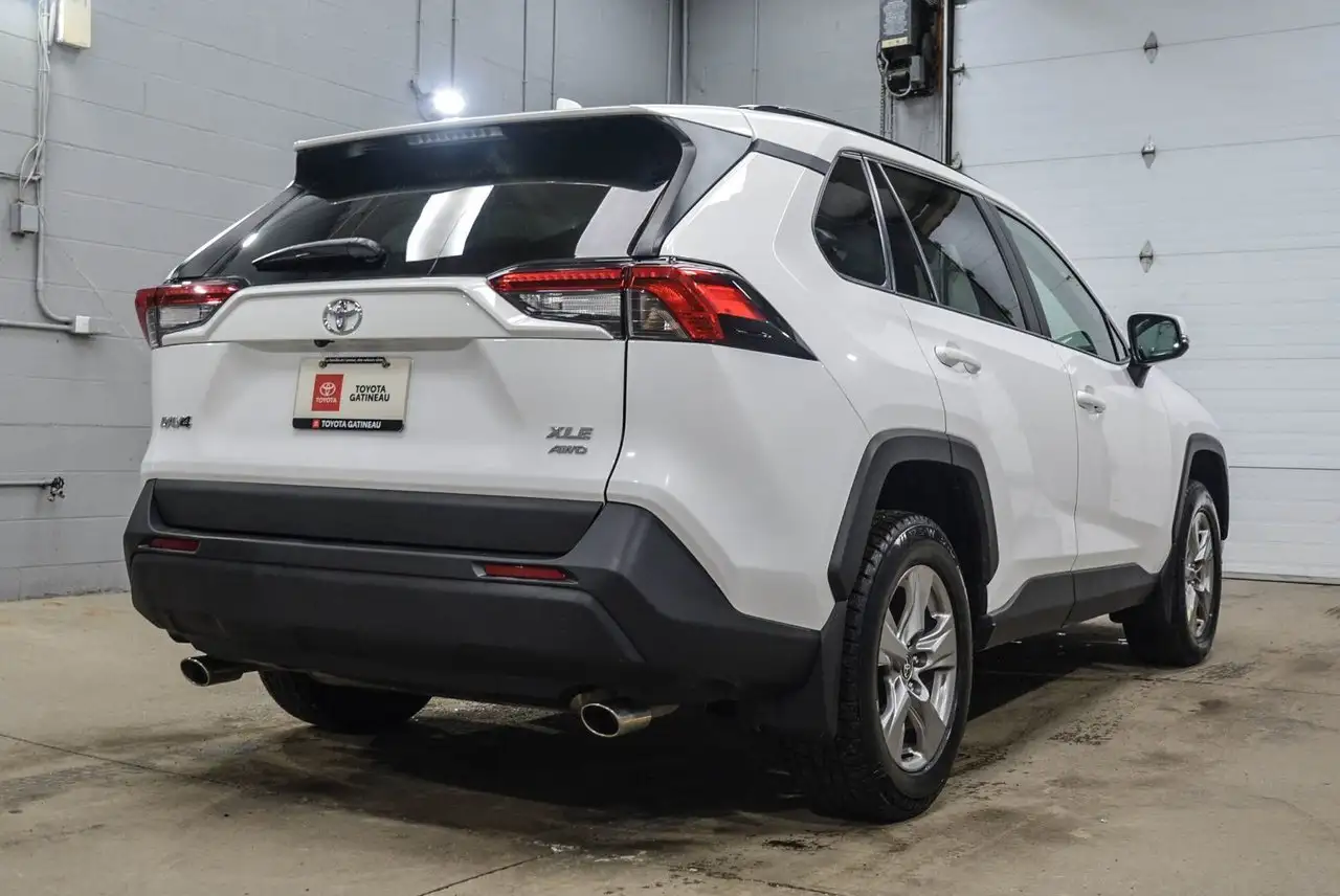 Toyota RAV 4 снимка Toyota RAV 4