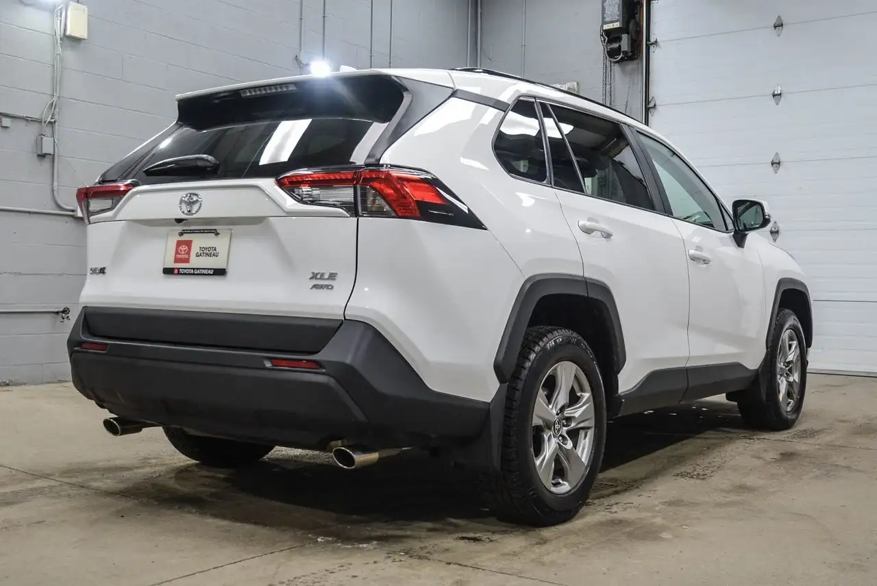 Toyota RAV 4 снимка Toyota RAV 4