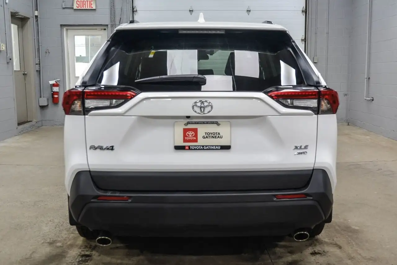 Toyota RAV 4 снимка Toyota RAV 4