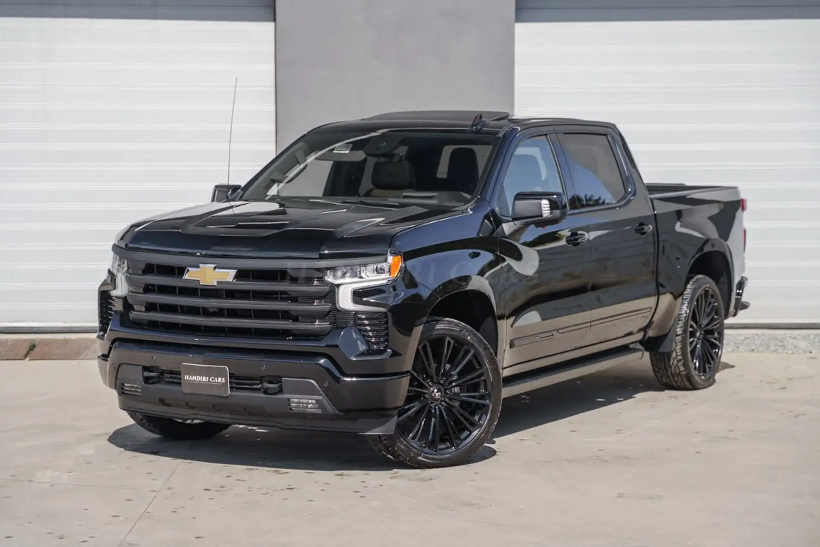 Chevrolet Silverado 2025 High Country Night € 71900 6.2L V8 24" Zwart - 2