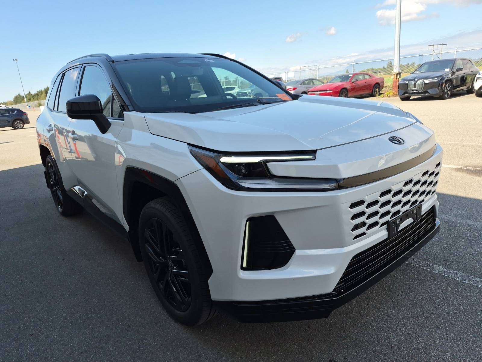 2026 Toyota RAV4 XSE HYBRID|AWD|HTD SEATS/WHEEL|SUNROOF|ONLY 2758KM — снимка 1