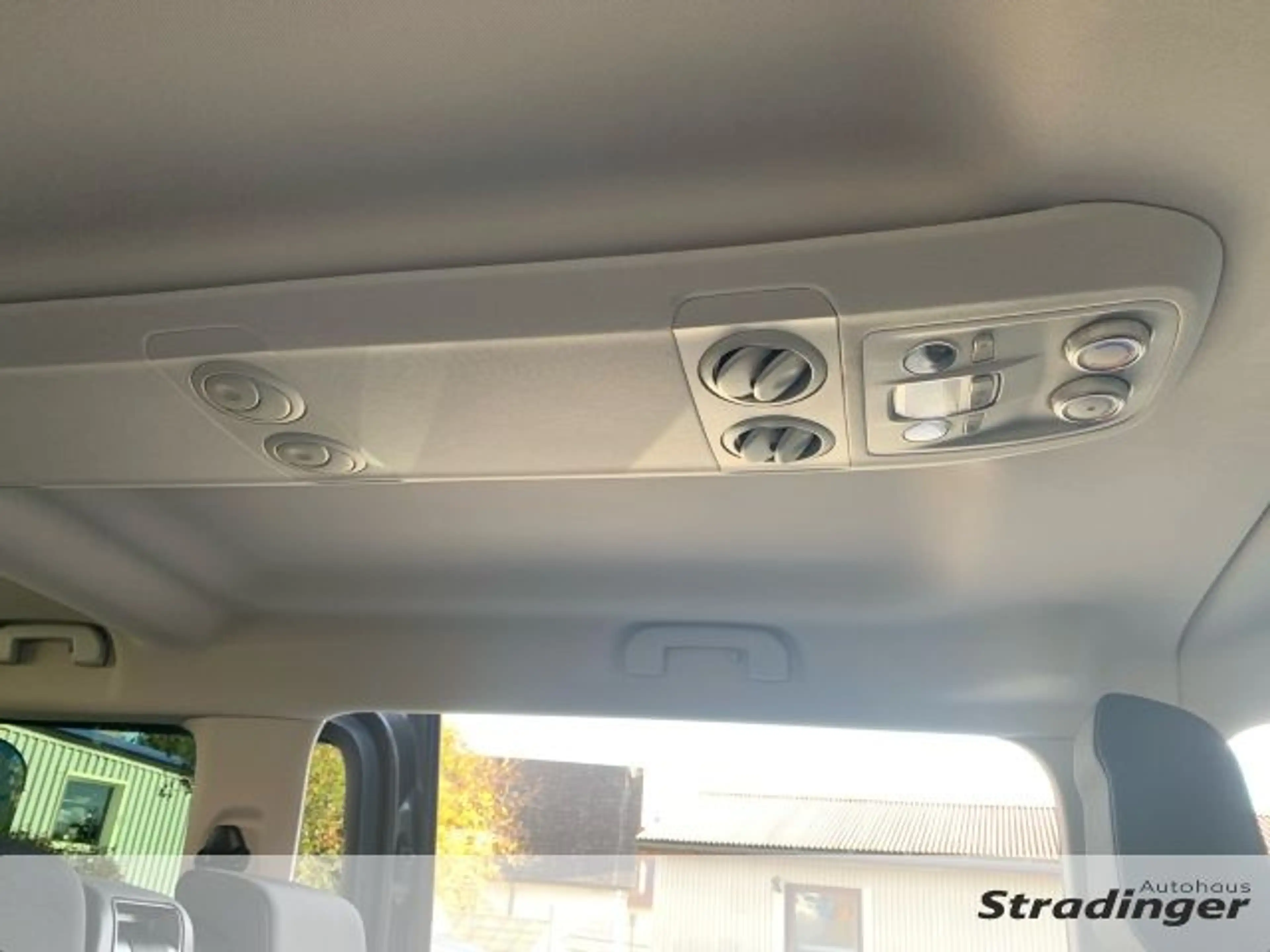 Peugeot Traveller L3 2.0 BlueHDi 180 EAT8 Business — photo 14