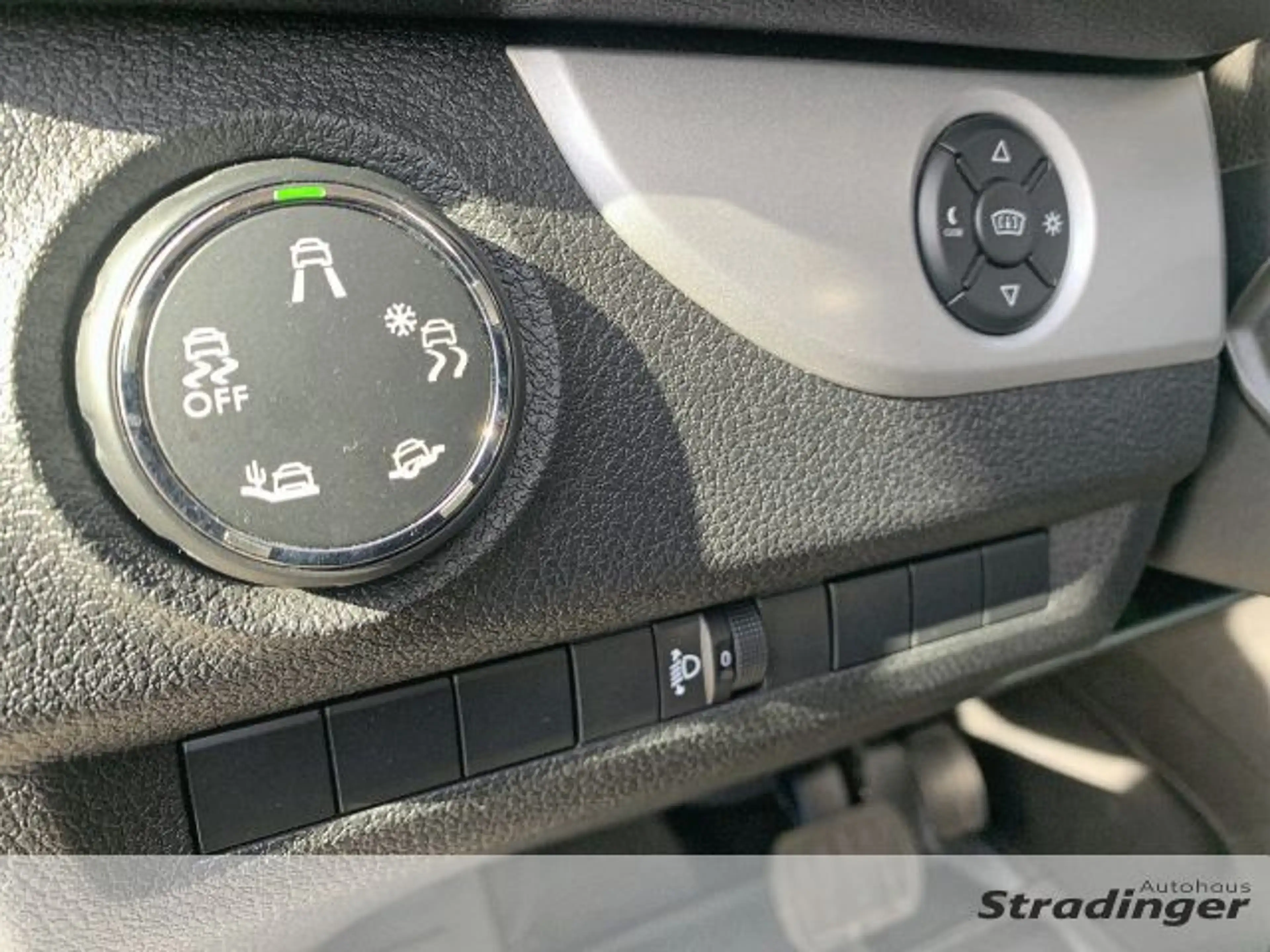Peugeot Traveller L3 2.0 BlueHDi 180 EAT8 Business — photo 8