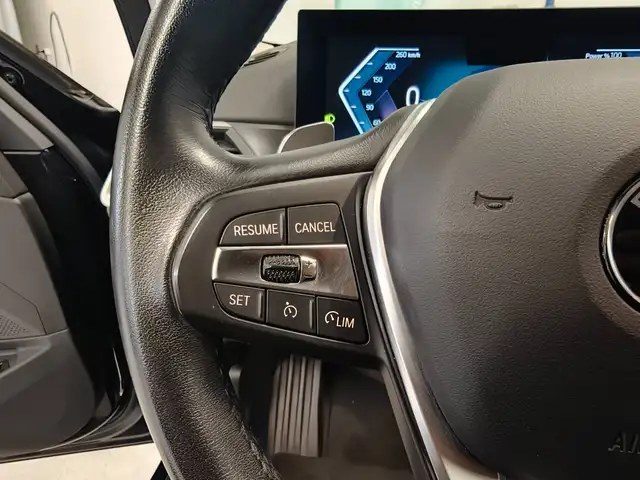 BMW 3 Series view 10