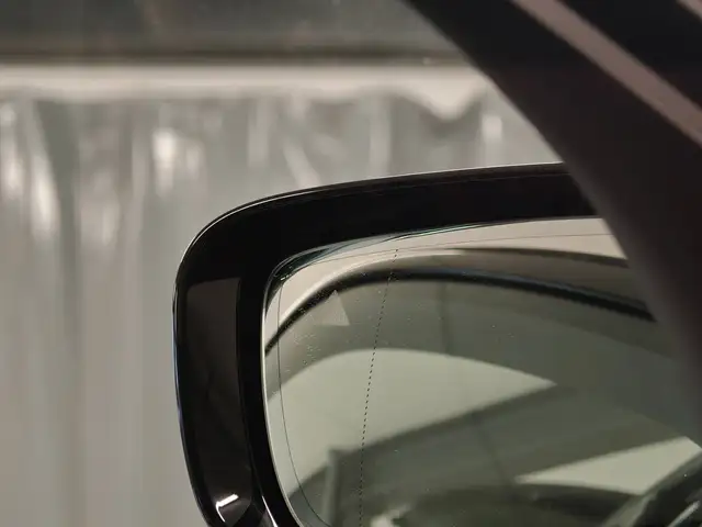 BMW 3 Series view 26