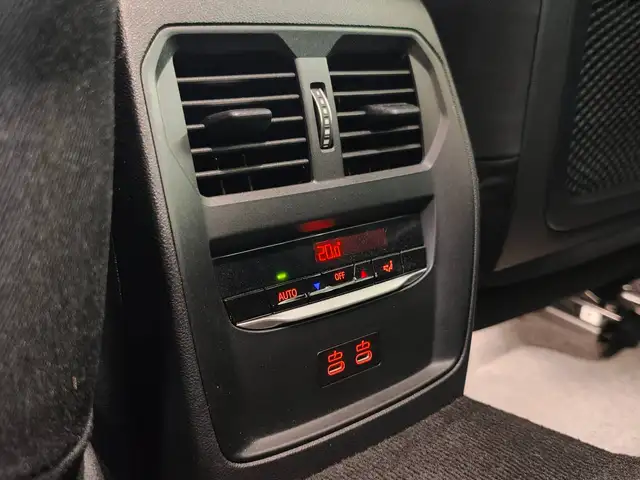 BMW 3 Series view 28