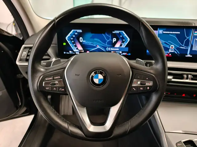 BMW 3 Series view 9