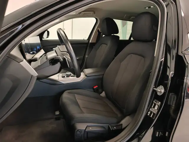BMW 3 Series view 7