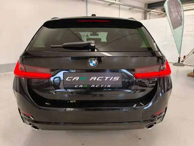 BMW 3 Series view 5