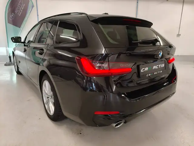 BMW 3 Series view 6