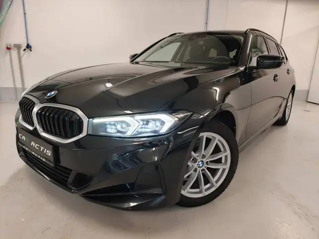 BMW 3 Series view 3